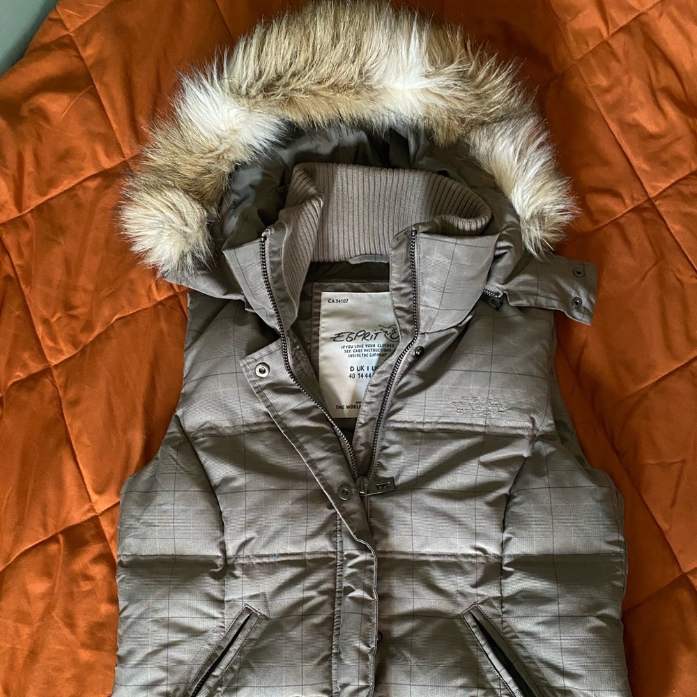 Esprit Hooded Vest